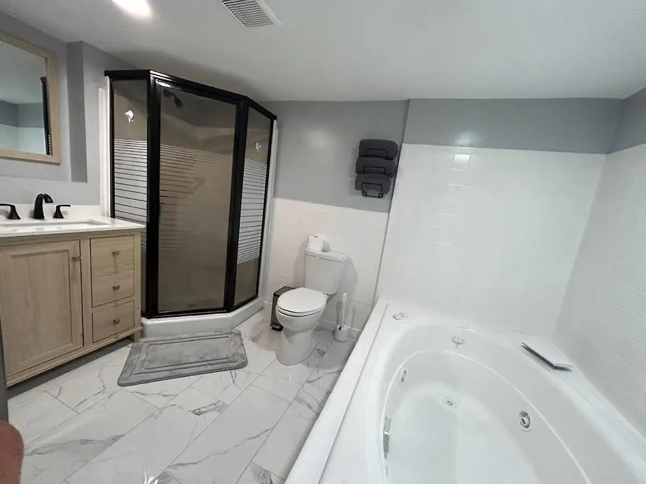 Comfy Lower Lvl Apt With Jetted Tub Near Uptown And Unc Charlotte 0*,