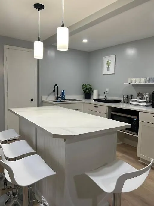 Comfy Lower Lvl Apt With Jetted Tub Near Uptown And Unc Charlotte Holiday home