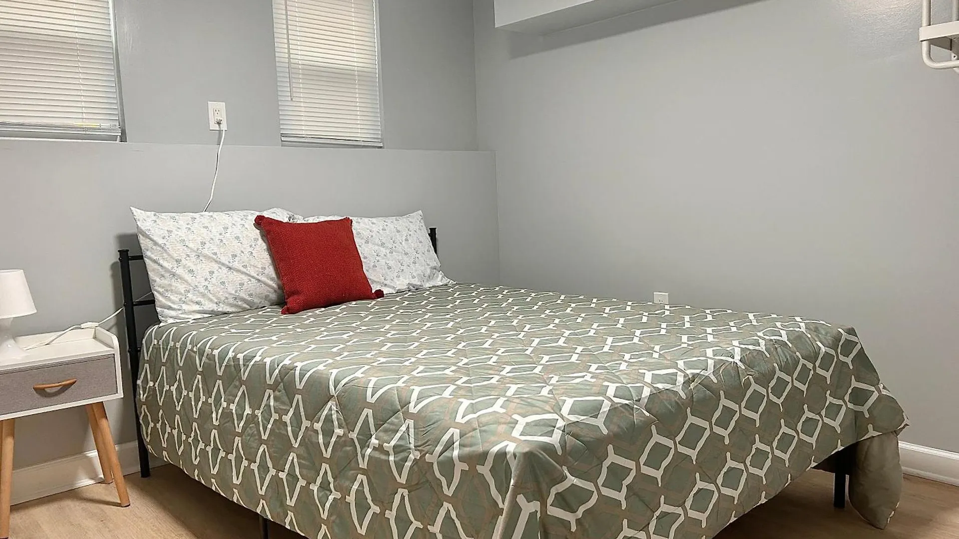 Comfy Lower Lvl Apt With Jetted Tub Near Uptown And Unc Charlotte